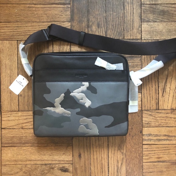 NEW‼️ COACH METALLIC CAMOUFLAGE CAMERA BAG - Picture 2 of 4